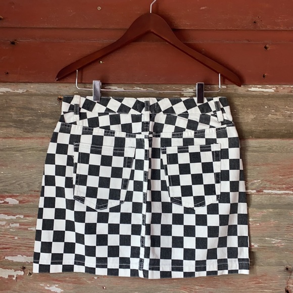 Urban Outfitters Denim Skirt! NWT! Size Medium! - Picture 5 of 8